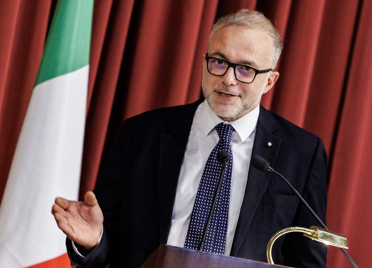 Entrate, Ruffini: “Mi sono dimesso, non accetto di passare da estorsore di un pizzo di Stato”. Scontro col governo