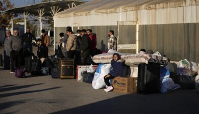 La società siriana è implosa: su 23 milioni di cittadini, 13 milioni oggi sono profughi