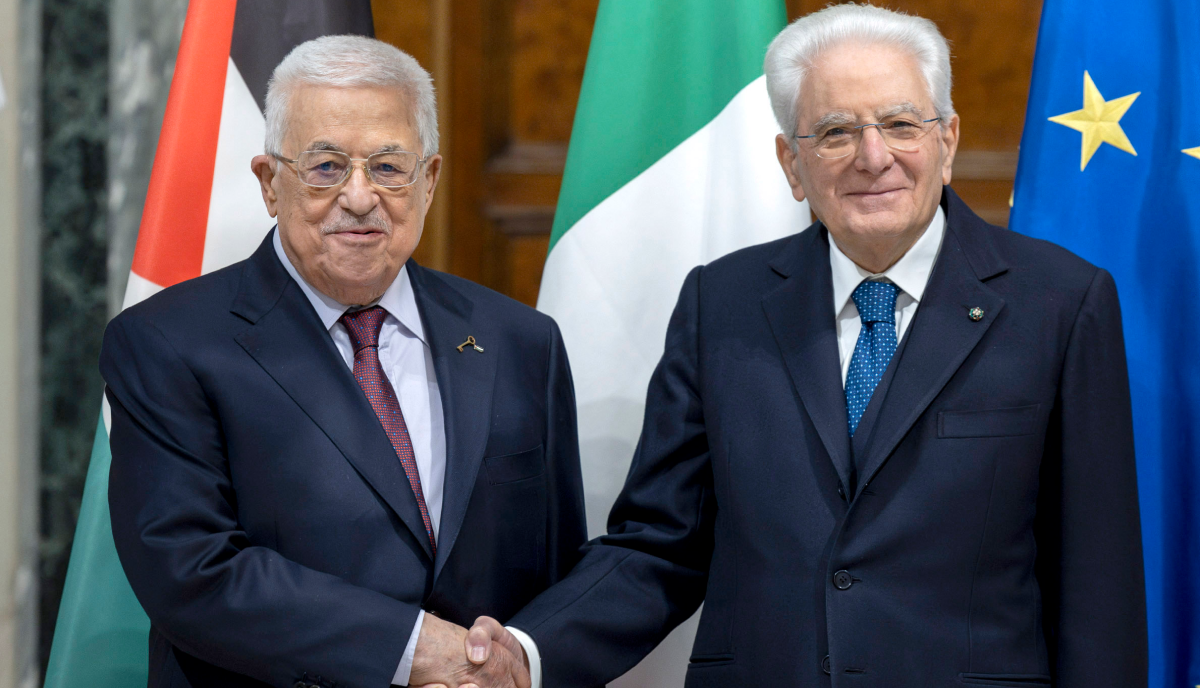 Israele-Gaza, Mattarella mediatore incontra Abu Mazen: “Sì alla soluzione due popoli due Stati” Israele-Gaza, Mattarella mediatore incontra Abu Mazen: “Sì alla soluzione due popoli due Stati”