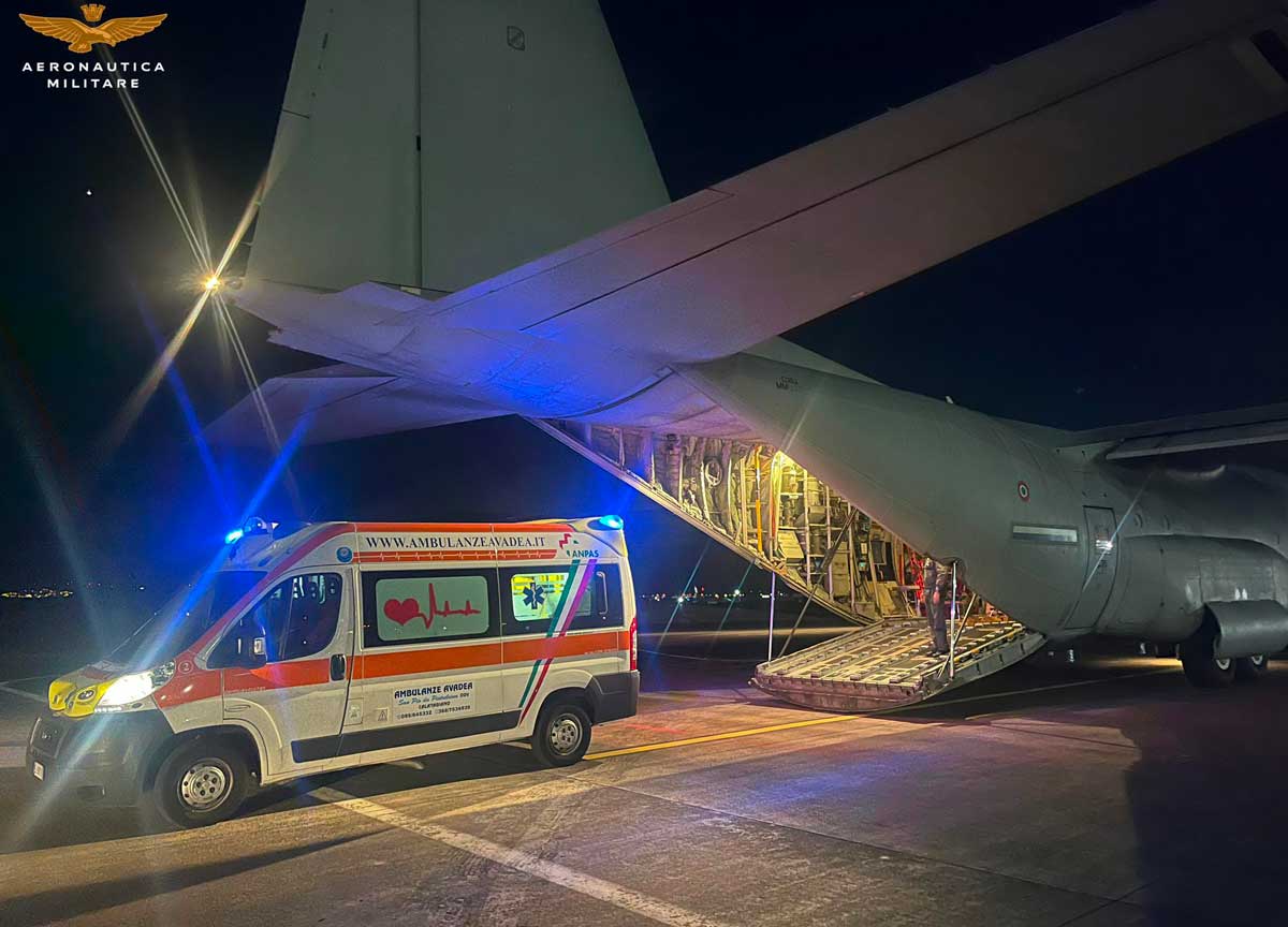 Bimba di 5 anni trasportata d’urgenza da Sigonella a Roma: si alza un C130 dell’Aeronautica, la piccola al Bambin Gesù Bimba di 5 anni trasportata d’urgenza da Sigonella a Roma: si alza un C130 dell’Aeronautica, la piccola al Bambin Gesù