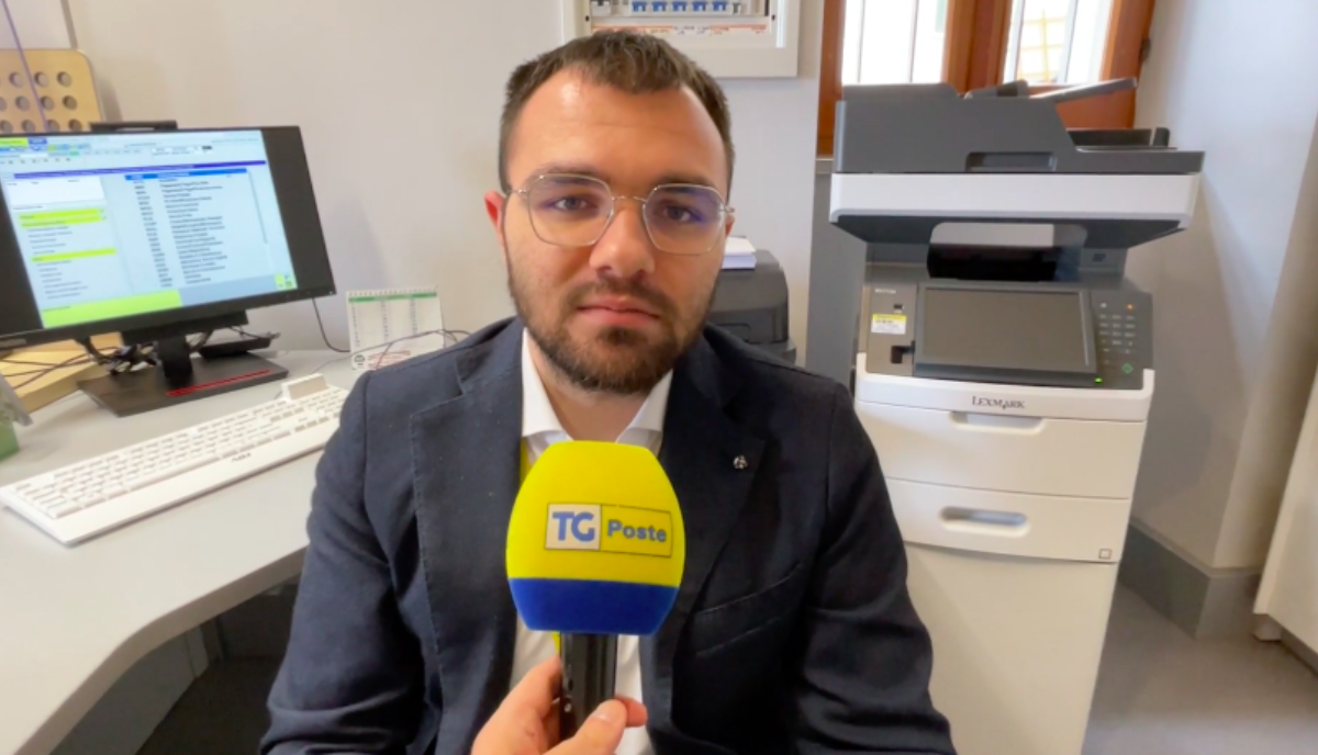 Ventotene, Poste Italiane: Leonardo è il più giovane direttore di un ufficio postale Ventotene, Poste Italiane: Leonardo è il più giovane direttore di un ufficio postale