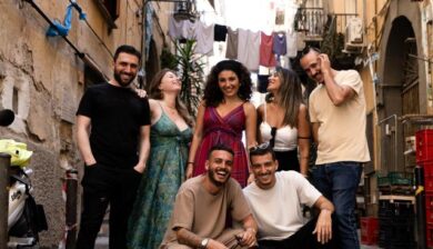 “Lundini ha una marcia in più, che bravo Max Angioni. Io? Sogno una serie comedy”: parla Emanuel Ceruti, da Made in Sud a Vico Alleria – L’intervista