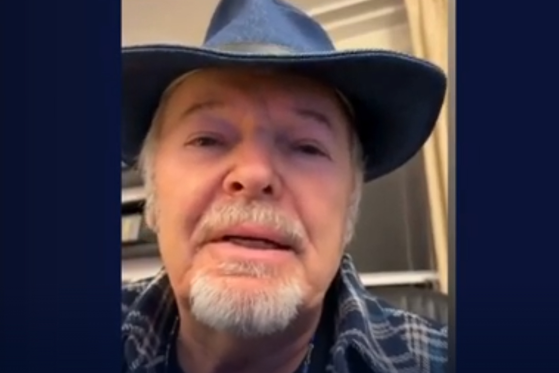 Nuovo Codice della strada / Cellulare alla guida: prima multa a Napoli e ritiro patente. Vasco Rossi attacca: “Ragazzi, se fumate una canna…” / VIDEO Nuovo Codice della strada / Cellulare alla guida: prima multa a Napoli e ritiro patente. Vasco Rossi attacca: “Ragazzi, se fumate una canna…” / VIDEO