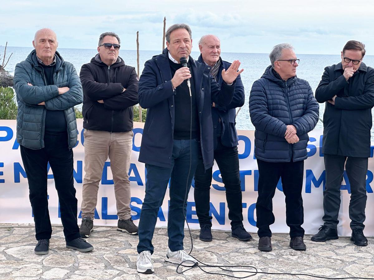 Salento, sit-in contro eolico off shore a Porto Badisco – Otranto