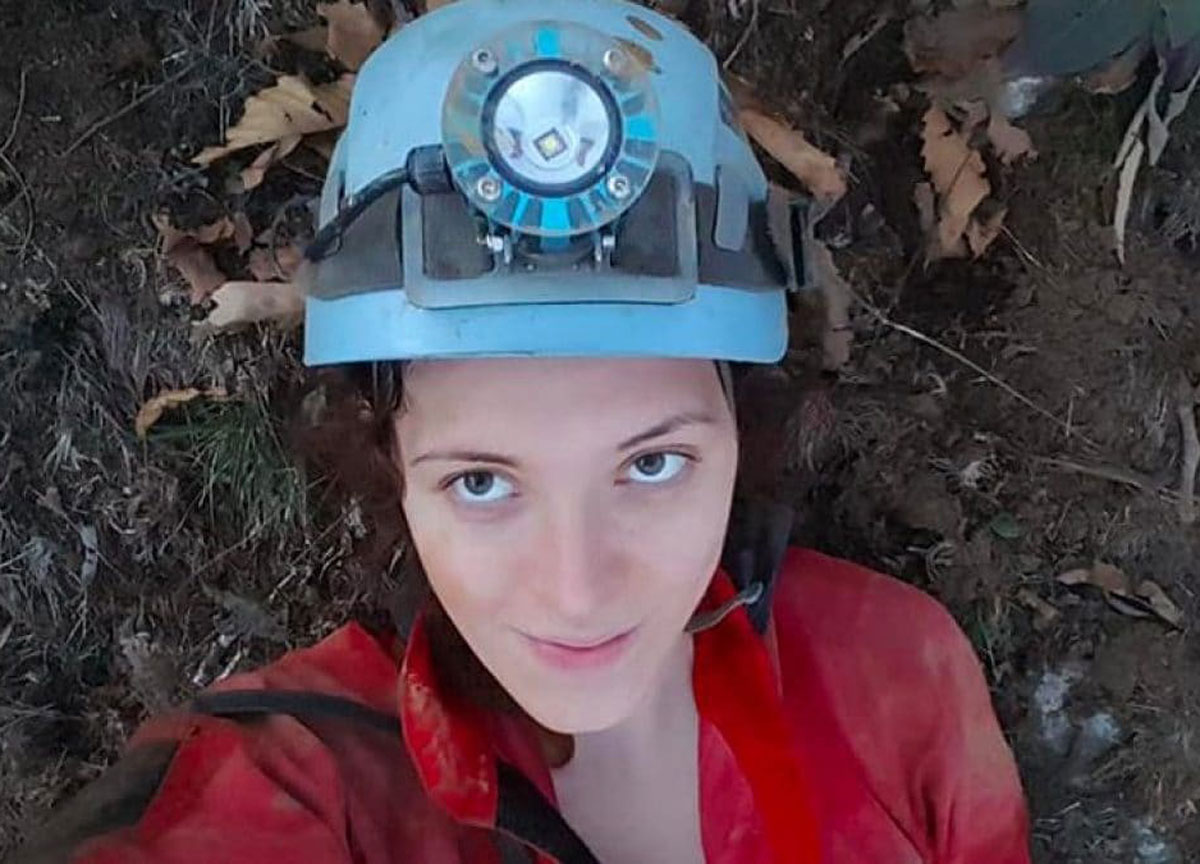 Speleologa intrappolata (seconda volta in due anni), i soccorritori: “Parla poco, ma è vigile”. Lei: “Mai più in una grotta” Speleologa intrappolata (seconda volta in due anni), i soccorritori: “Parla poco, ma è vigile”. Lei: “Mai più in una grotta”