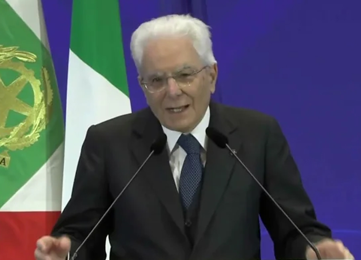 Mattarella alla Farnesina: “Usare la diplomazia contro le sirene del settarismo nazionalistico” Mattarella alla Farnesina: “Usare la diplomazia contro le sirene del settarismo nazionalistico”