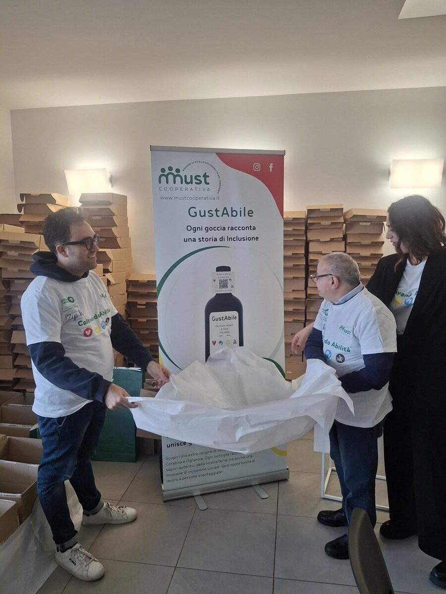 Galleria foto 'Disabilità, ‘GustAbile’ l’olio pugliese al sapore di inclusione' - foto 2