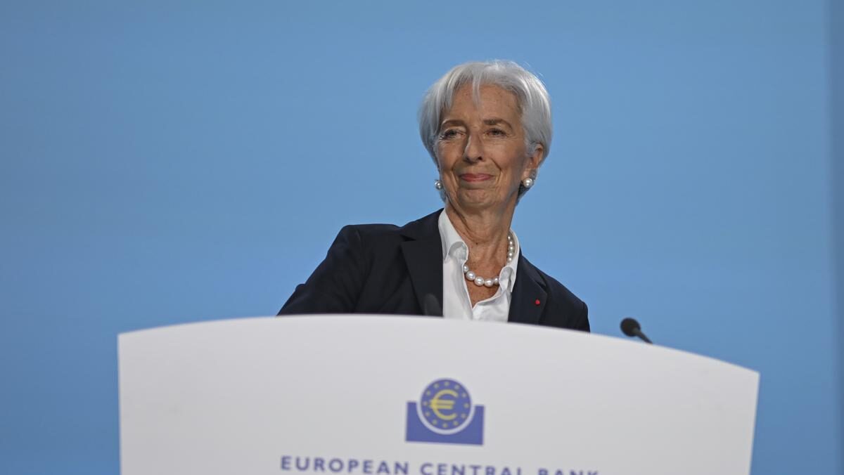 Guerra in Iran, Lagarde apre a un possibile rialzo dei tassi: che cosa potrebbe succedere Guerra in Iran, Lagarde apre a un possibile rialzo dei tassi: che cosa potrebbe succedere