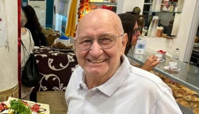 Milano, chiude la storica Pasticceria San Gregorio. Bernasconi: “Mio figlio non vuole aprire all’alba”