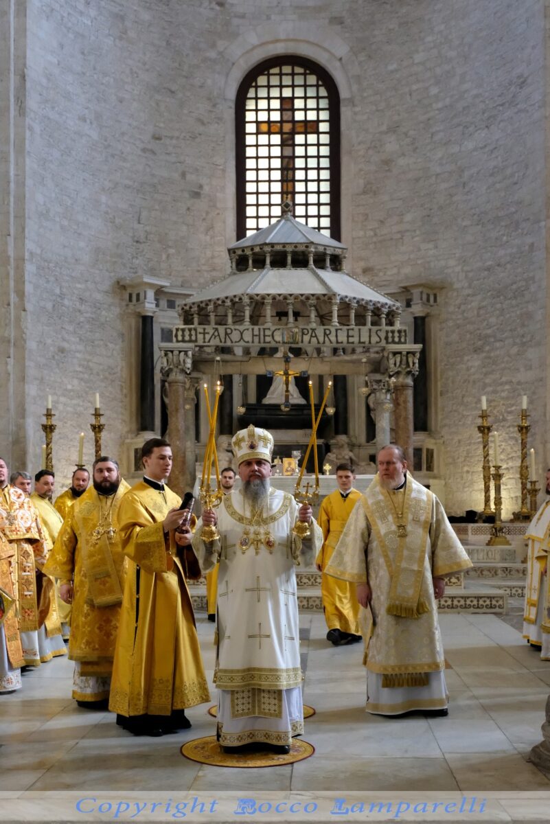 Il Metropolita di Kiev e Ucraina Epifanio I in Basilica a San Nicola Bari Il Metropolita di Kiev e Ucraina Epifanio I in Basilica a San Nicola Bari