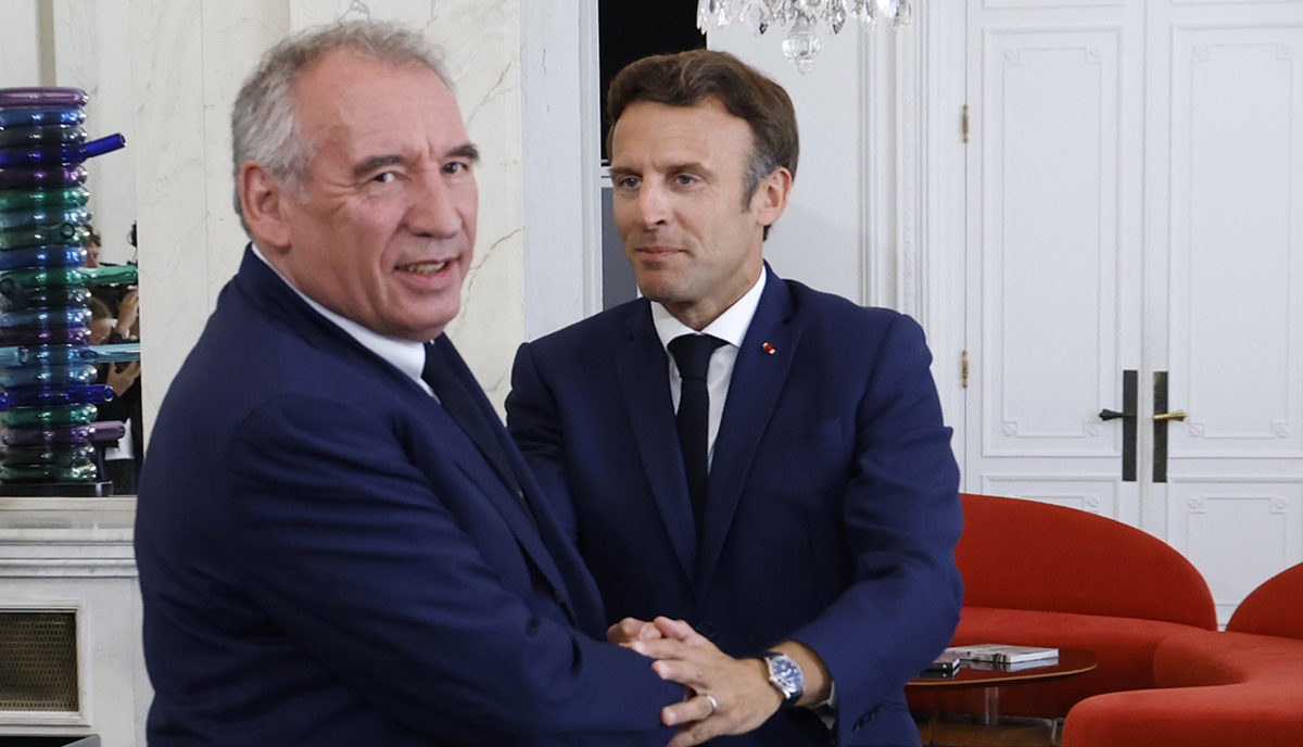Francia, il neo premier Bayrou è già nella bufera: 12mila € per un volo di 52 minuti Francia, il neo premier Bayrou è già nella bufera: 12mila € per un volo di 52 minuti