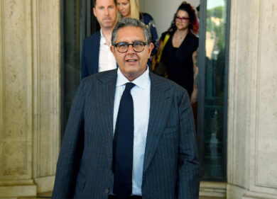 Toti, ecco il patteggiamento: l’ex governatore ligure sconterà 1620 ore di lavori sociali