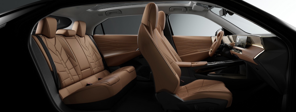 DS N°8: anteprima mondiale al Salone di Bruxelles 2025