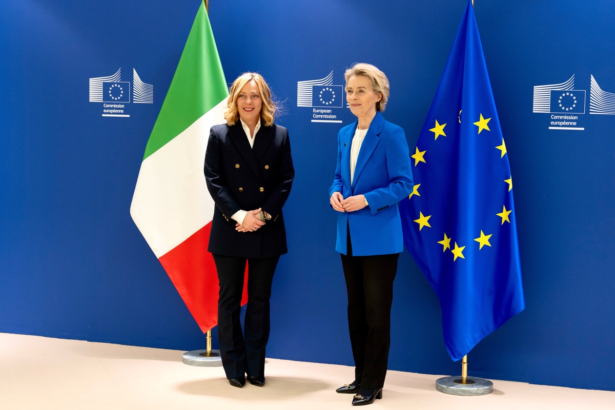 Meloni-von der Leyen, intesa vincente a Bruxelles: a colloquio su Ucraina, migranti e automotive Meloni-von der Leyen, intesa vincente a Bruxelles: a colloquio su Ucraina, migranti e automotive