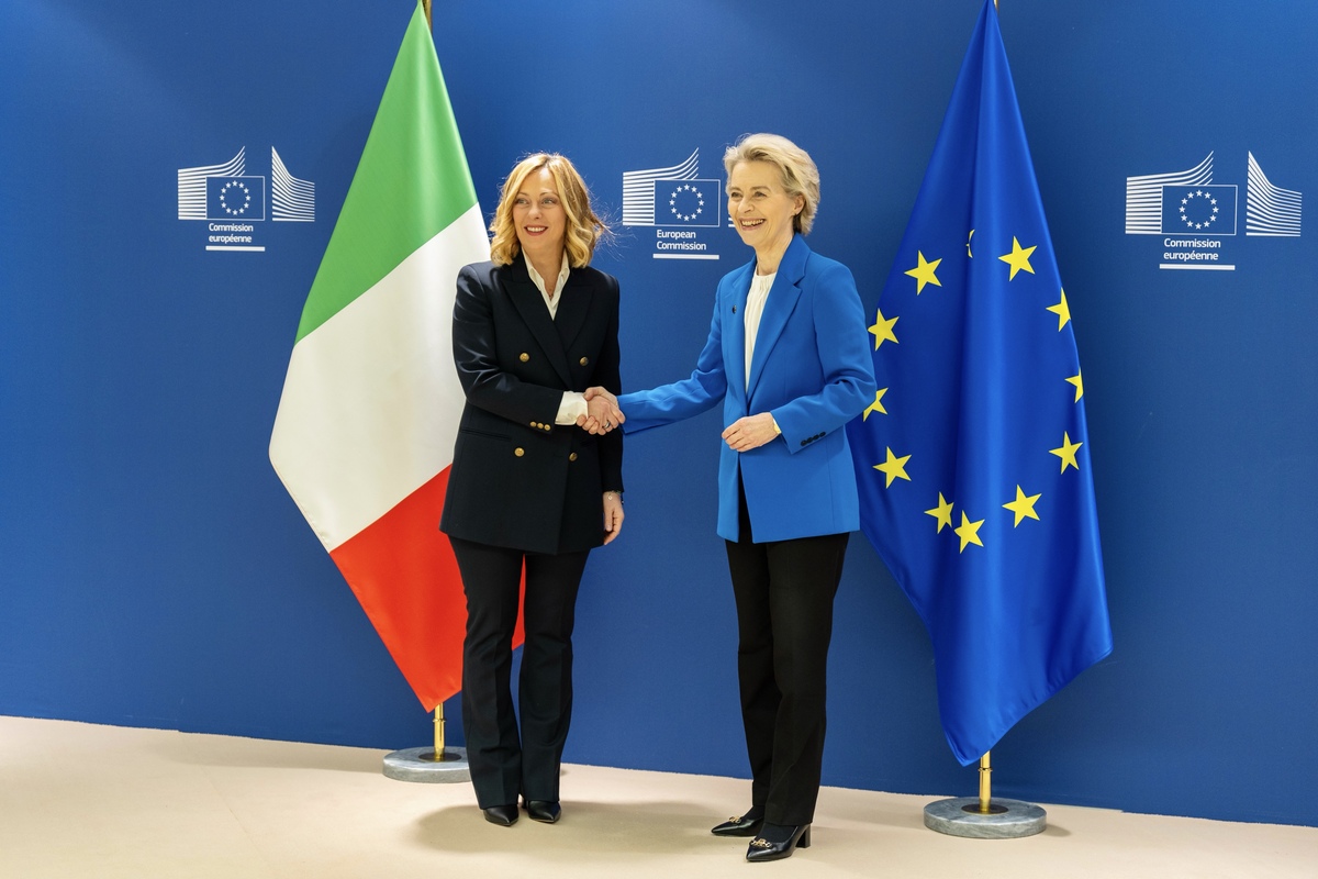 Meloni-von der Leyen, intesa vincente a Bruxelles: a colloquio su Ucraina, migranti e automotive Meloni-von der Leyen, intesa vincente a Bruxelles: a colloquio su Ucraina, migranti e automotive