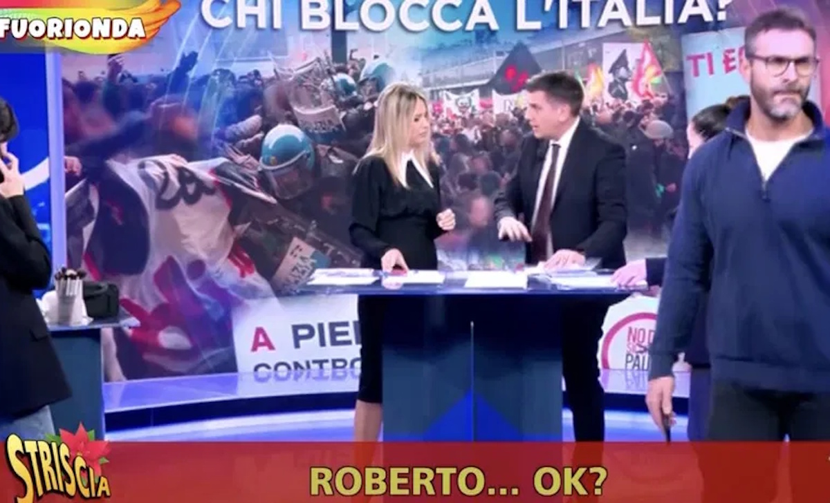 Ascolti tv, De Martino non delude mentre Amadeus sprofonda. 4 di Sera, Barra litiga con Poletti e minaccia di andare via Ascolti tv, De Martino non delude mentre Amadeus sprofonda. 4 di Sera, Barra litiga con Poletti e minaccia di andare via