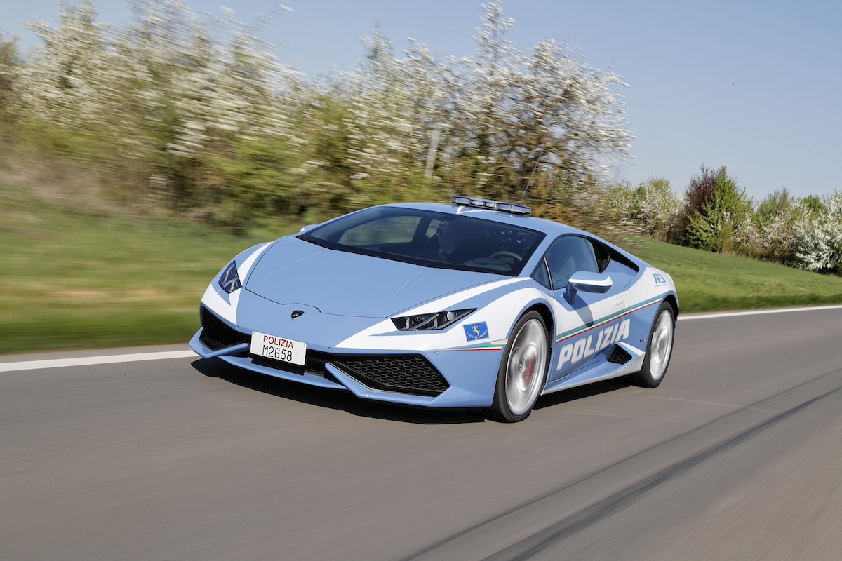 Lamborghini e Polizia di Stato: 20 Anni di collaborazione per la sicurezza e il pronto soccorso Lamborghini e Polizia di Stato: 20 Anni di collaborazione per la sicurezza e il pronto soccorso