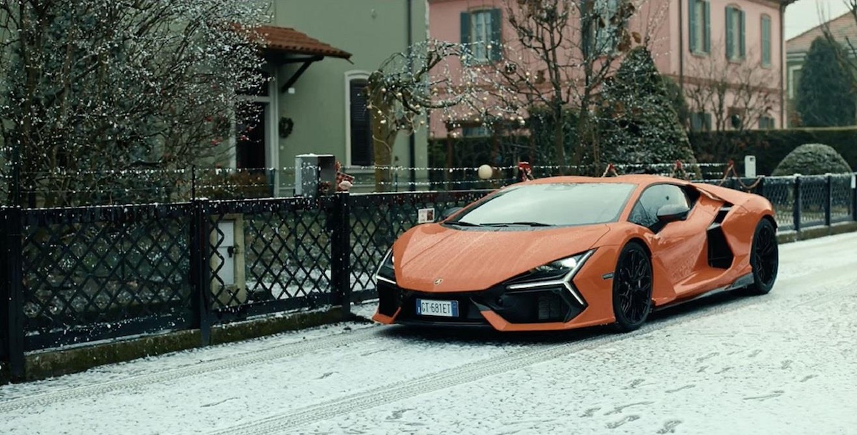 Automobili Lamborghini celebra il Natale 2024 con il video emozionale “The Snowball” Automobili Lamborghini celebra il Natale 2024 con il video emozionale “The Snowball”