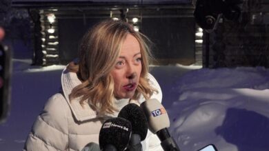 Vertice Nord-Sud, Meloni in Lapponia: “La Russia non minerà la nostra sicurezza. Salvini al Viminale? Abbiamo già Piantedosi”. Lunedì il vertice sul piano Albania