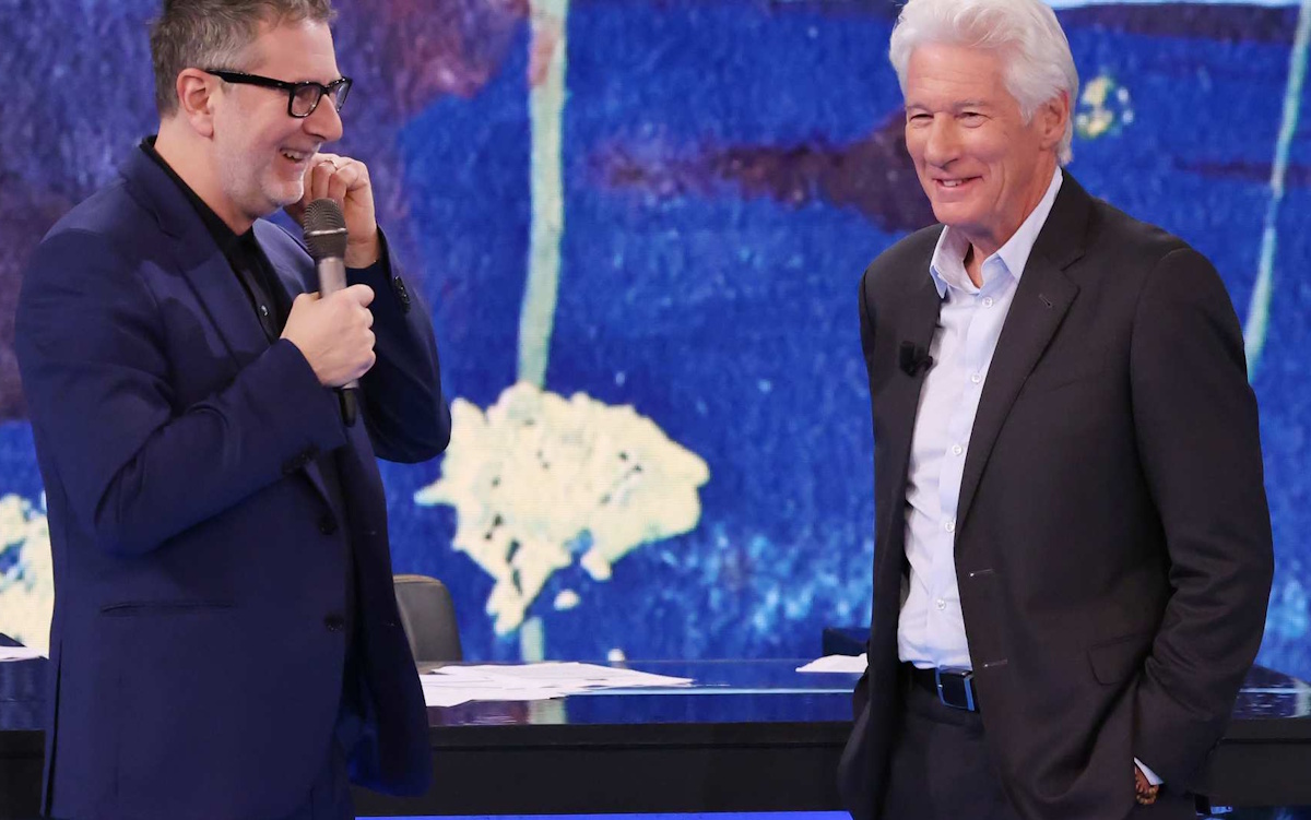 Ascolti tv, flop per la serata Telethon su Rai1: Fabio Fazio cala ma rovina il Natale a Report Ascolti tv, flop per la serata Telethon su Rai1: Fabio Fazio cala ma rovina il Natale a Report