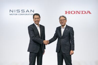 Auto, Nissan e Honda fanno sul serio: l’annuncio delle nozze. La Borsa di Tokyo positiva sulla scia della fusione
