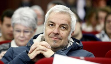 Davide Van De Sfroos, 25 anni di poesie in musica: “Io storyteller folk-rock. La musica non è finita con Dylan. Che bravi Tedua e Salmo”