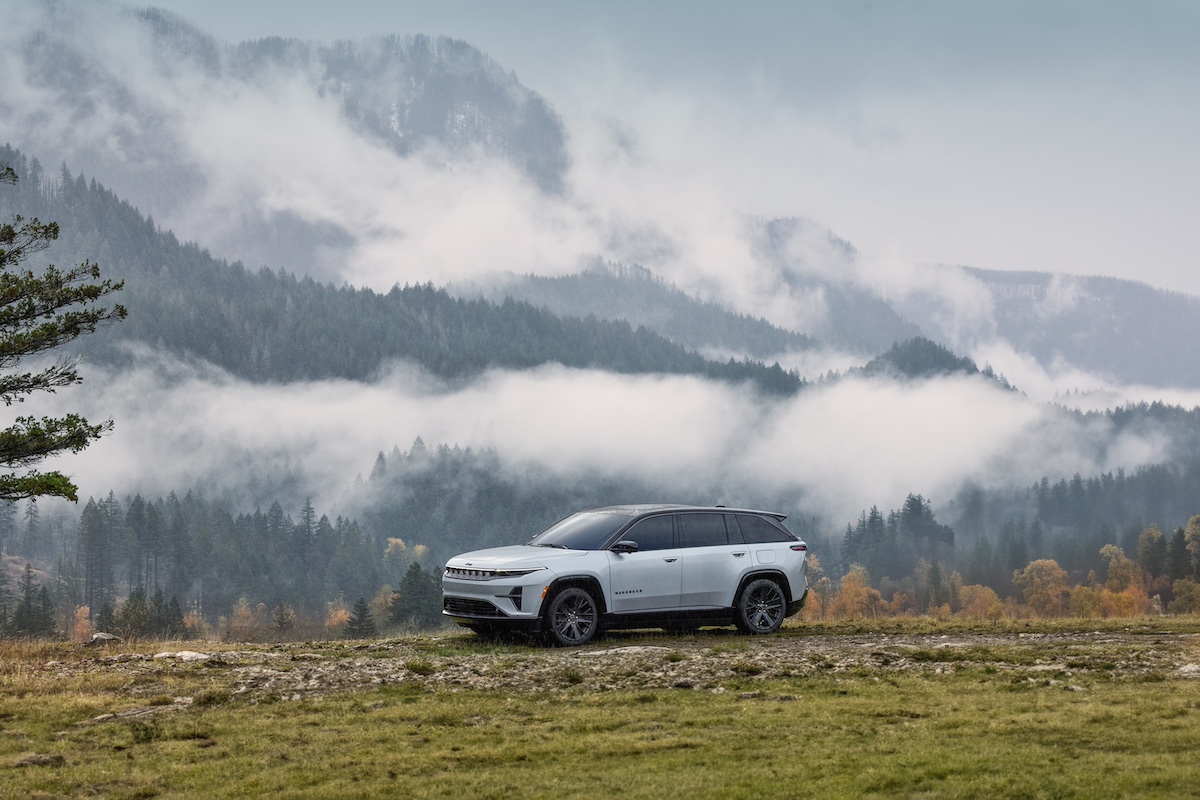 Jeep Wagoneer S:lusso e avventura nella nuova campagna “Beautiful Things Can Still Get Dirty” Jeep Wagoneer S:lusso e avventura nella nuova campagna “Beautiful Things Can Still Get Dirty”