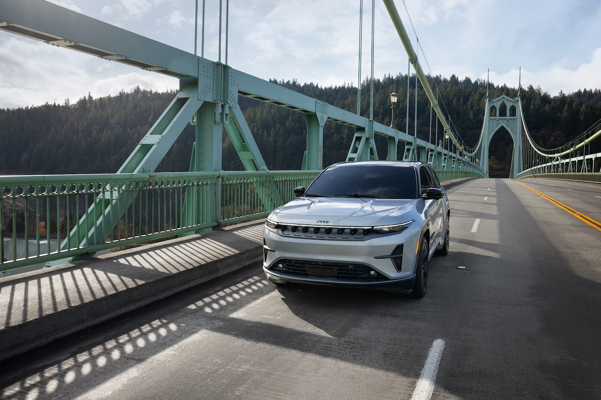 Jeep Wagoneer S:lusso e avventura nella nuova campagna “Beautiful Things Can Still Get Dirty” Jeep Wagoneer S:lusso e avventura nella nuova campagna “Beautiful Things Can Still Get Dirty”