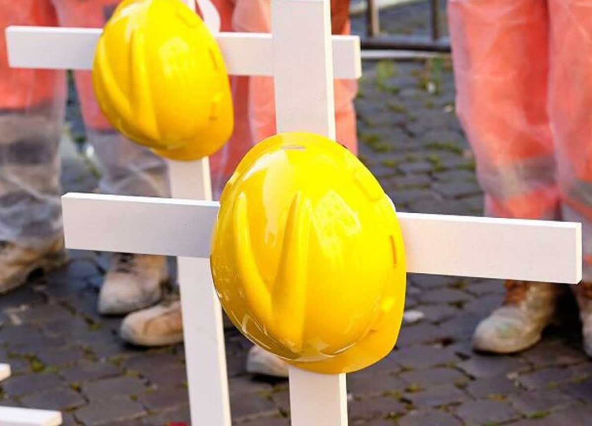 Morti sul lavoro, una strage quotidiana: 906 vite spezzate nel 2024 Morti sul lavoro, una strage quotidiana: 906 vite spezzate nel 2024