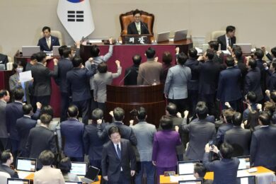 Corea del Sud nel caos, dopo l’impeachment per il presidente a interim Han crolla la Borsa di Seul. Minata la credibilità politica-economica del Paese