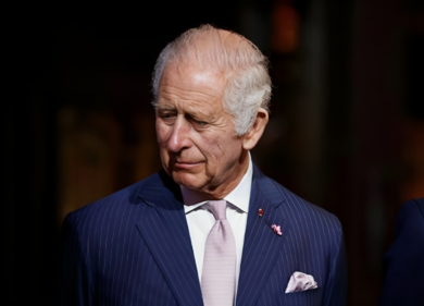 Royal Family, Carlo III umilia Harry e Meghan Markle: “Troppo imbarazzante per lui invitarli a Natale”