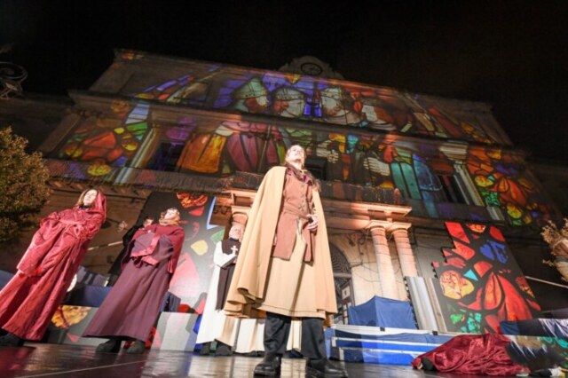 Natale in Puglia, a Mottola (Ta) il grande evento per Thomas Becket Natale in Puglia, a Mottola (Ta) il grande evento per Thomas Becket