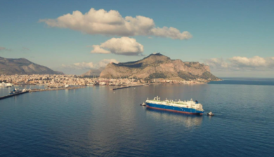 Snam: la nave rigassificatrice BW Singapore approda in Italia