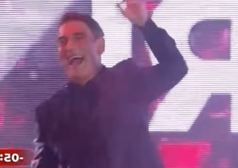 “Buon anno, teste di cazzo!”. Capodanno su RaiUno: clamorosa gaffe. Ascolta l’audio (si sente benissimo)