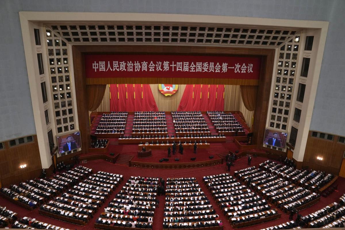 Cina, premio in busta paga ai lavoratori del settore pubblico. Obiettivo sostenere la domanda interna Cina, premio in busta paga ai lavoratori del settore pubblico. Obiettivo sostenere la domanda interna