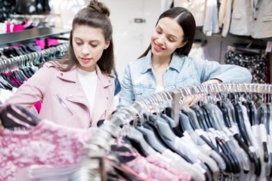 Saldi, il momento dello shopping si avvicina: ecco come non farsi fregare dalle “finte” occasioni