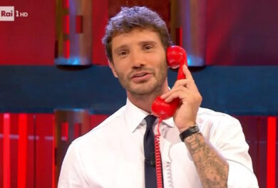 Ascolti tv, Stefano De Martino non teme nemmeno la Supercoppa. Telese-Aprile battono Barra-Poletti
