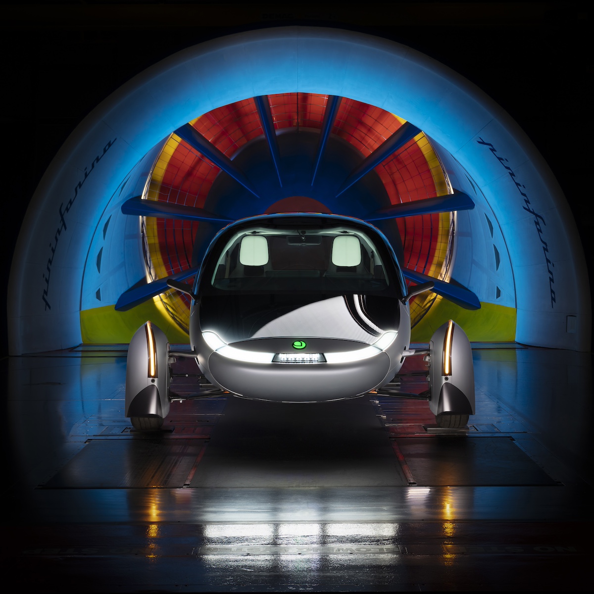 CES 2025: Aptera e Pininfarina il futuro della mobilità solare prende forma