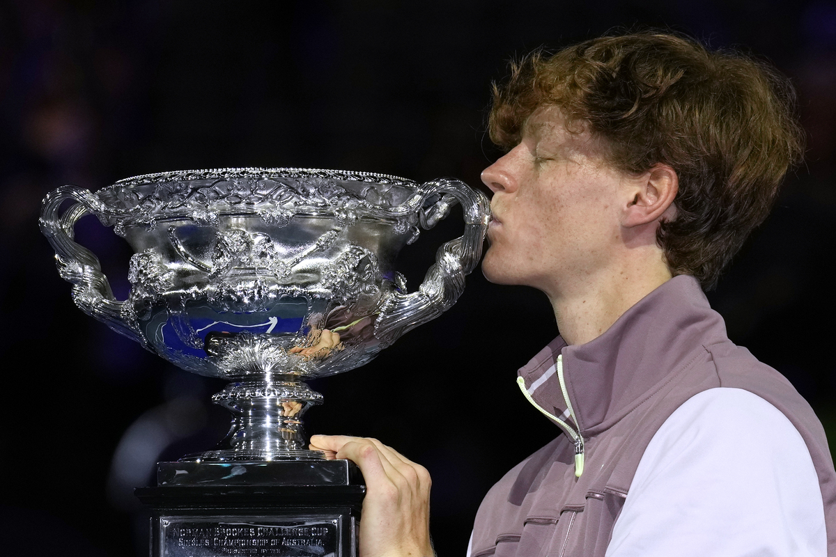 Australian Open, Sorteggio da incubo per Sinner: Djokovic ai Quarti, Alcaraz in Semifinale? Le possibili combinazioni Australian Open, Sorteggio da incubo per Sinner: Djokovic ai Quarti, Alcaraz in Semifinale? Le possibili combinazioni