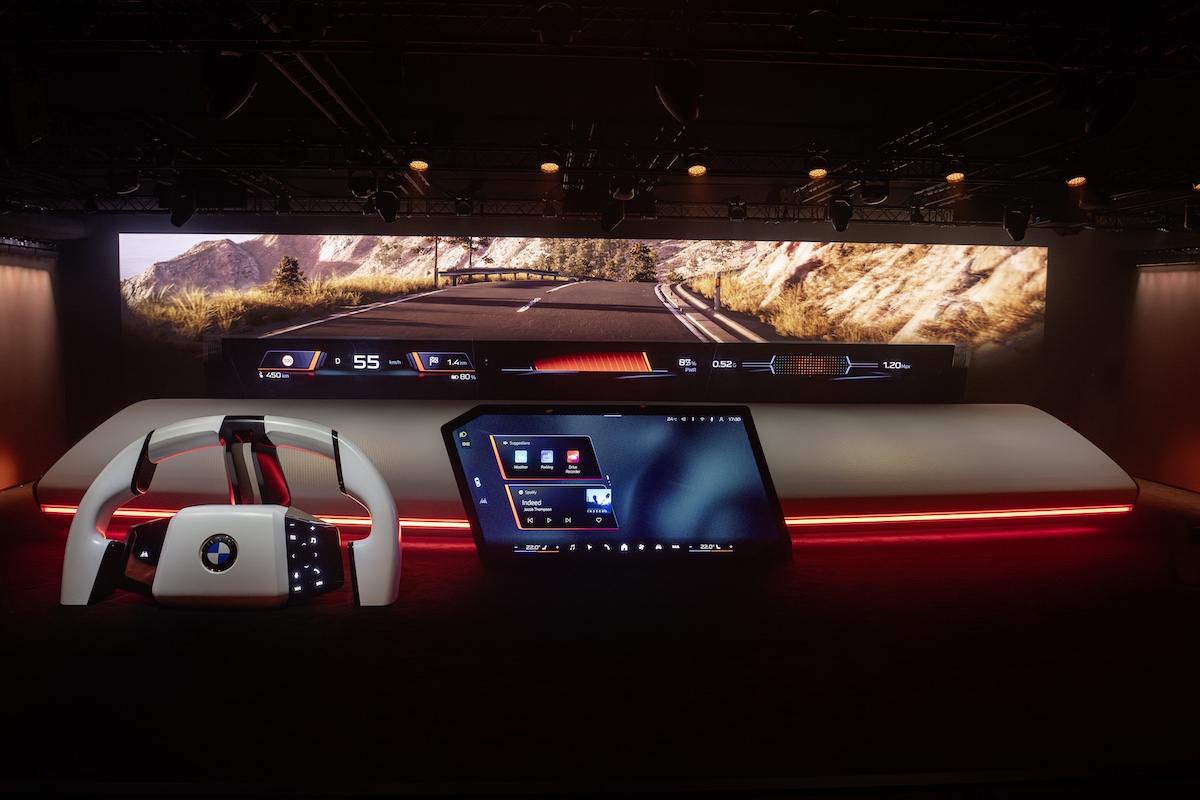 BMW Panoramic iDrive: la rivoluzione digitale della guida targata Neue Klasse BMW Panoramic iDrive: la rivoluzione digitale della guida targata Neue Klasse