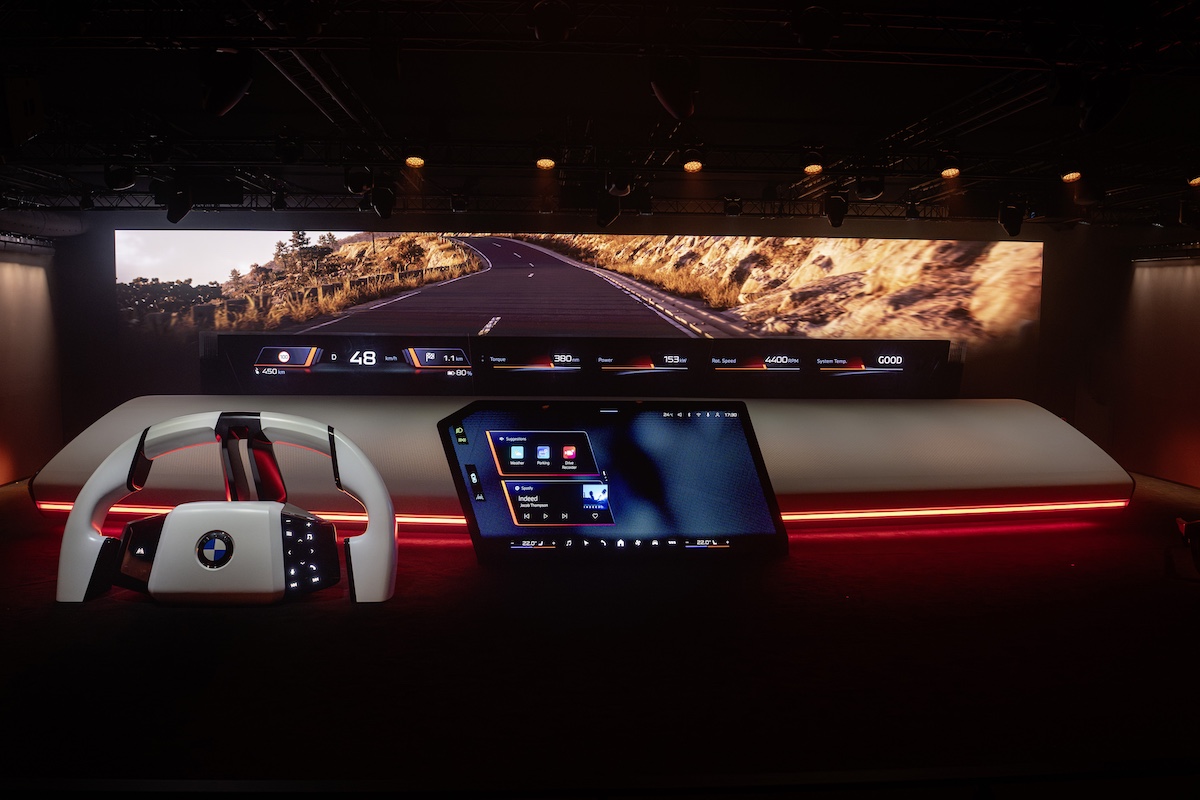 BMW Panoramic iDrive: la rivoluzione digitale della guida targata Neue Klasse BMW Panoramic iDrive: la rivoluzione digitale della guida targata Neue Klasse