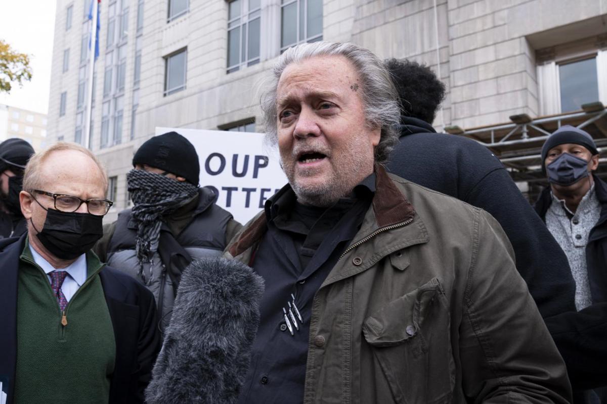 Steve Bannon attacca Elon Musk: “Vuole solo i soldi, lo terrò fuori dalla Casa Bianca” Steve Bannon attacca Elon Musk: “Vuole solo i soldi, lo terrò fuori dalla Casa Bianca”