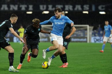 Calciomercato, Kvaratskhelia dal Napoli al Psg subito: clamorosa accelerazione. Offerta pazzesca. Al suo posto…