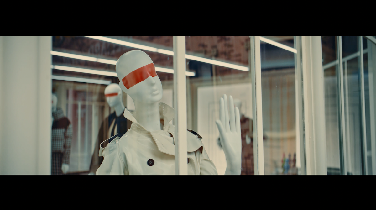 “Colleziona gli sguardi”: il nuovo spot celebra la Nuova Lancia Ypsilon ibrida