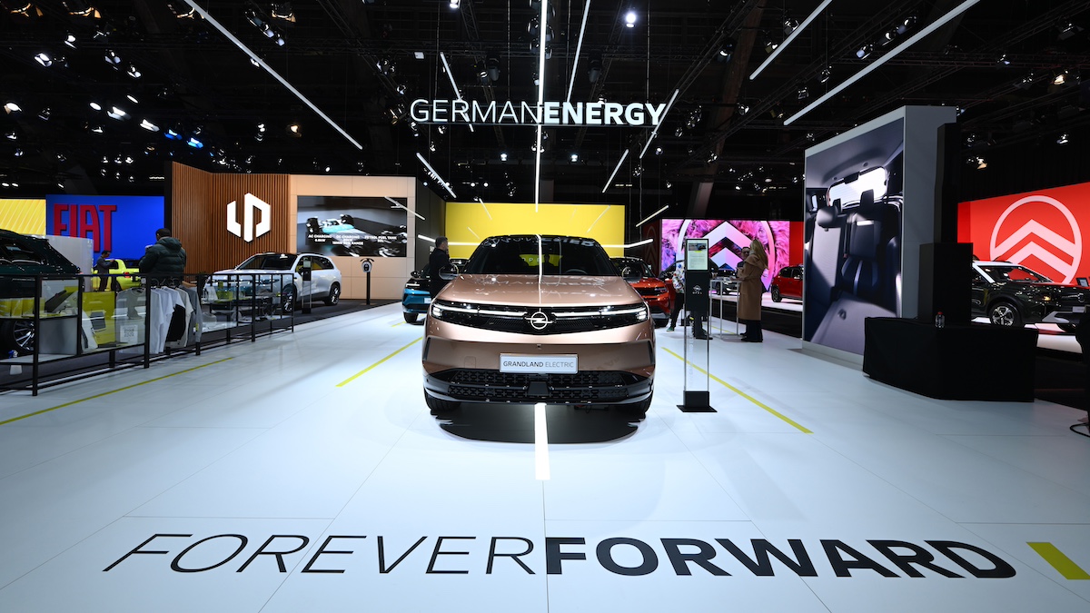 Opel lancia il pacchetto “Electric All In” e presenta tre nuovi SUV elettrificati al Salone di Bruxelles 2025
