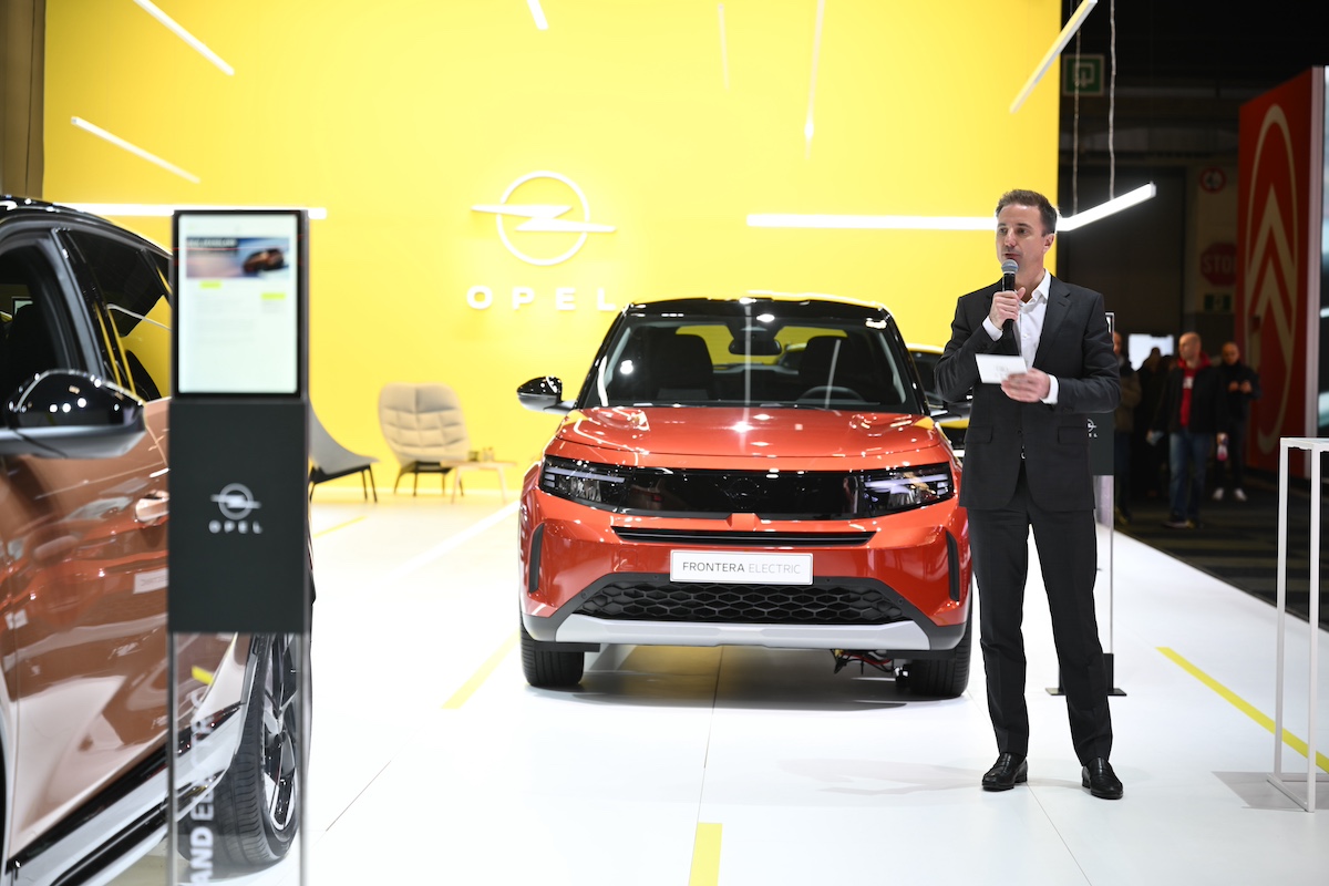 Opel lancia il pacchetto “Electric All In” e presenta tre nuovi SUV elettrificati al Salone di Bruxelles 2025