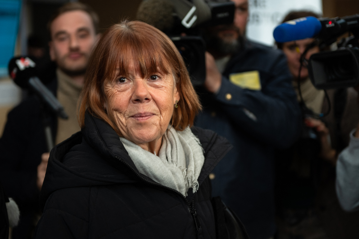 Caso Pelicot, parla la figlia: “Mio padre dovrebbe morire in prigione” Caso Pelicot, parla la figlia: “Mio padre dovrebbe morire in prigione”