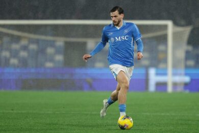 Conte: “Kvara ha chiesto la cessione. Sono deluso”. Il Napoli conferma l’addio del georgiano