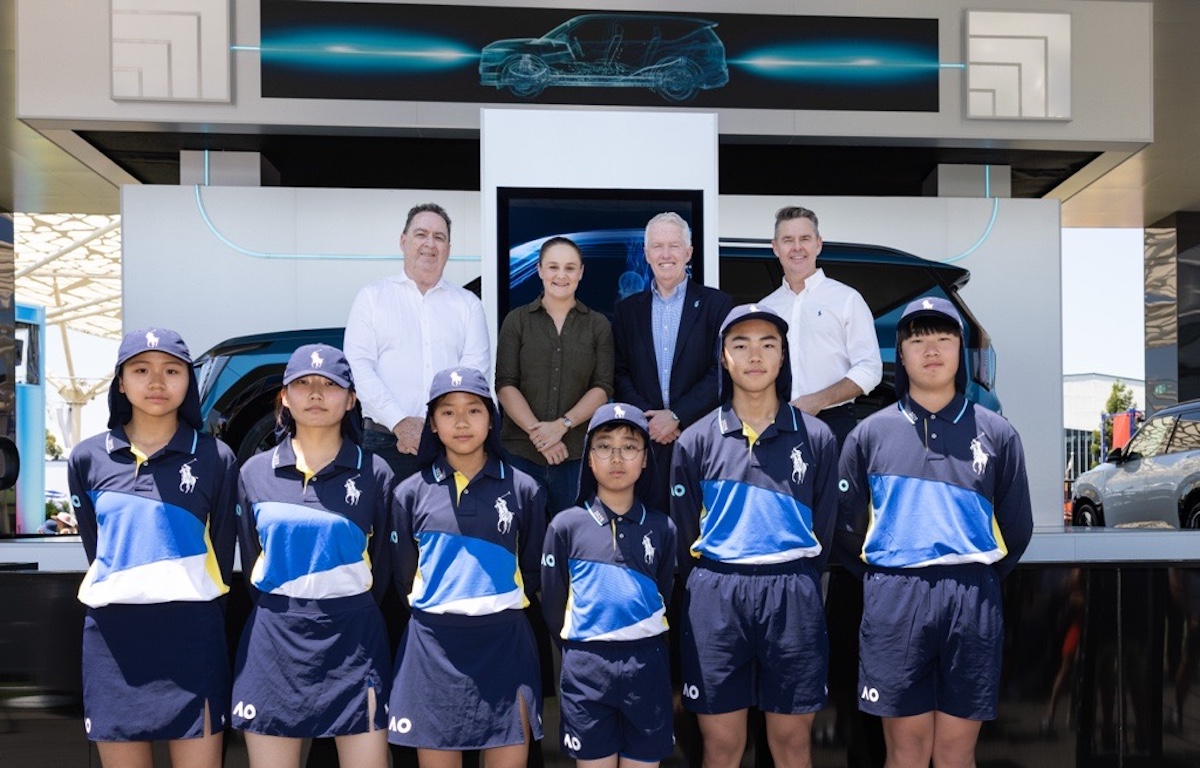 Kia “elettrifica” gli Australian Open 2025: flotta di veicoli elettrici e nuove iniziative per i fan