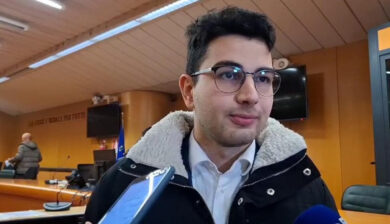 Uccise il padre violento per difendere la madre: Alex Cotoia assolto in appello a Torino